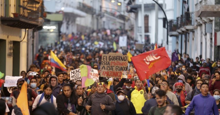 Za niskie płace i inflacja: na świecie mnożą się strajki i demonstracje