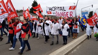 Manifestation pour la défense du service public le 22 mars à Evreux - JPEG - 996.4 ko - 1600×900 px