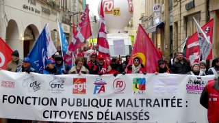 Manifestation pour la défense du service public le 22 mars à Metz - JPEG - 1 Mo - 1600×900 px
