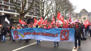 Manifestation pour la défense du service public le 22 mars à Lille - JPEG - 1.3 Mo - 1600×900 px