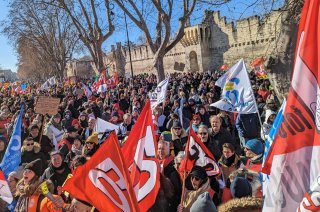 Avignon - JPEG - 869.1 kio - 1819×1205 px