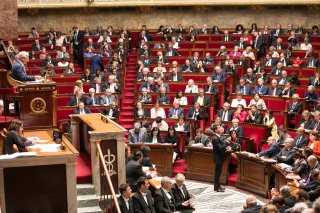 10 mai 2016 Faute de disposer d'une majorité à l'Assemblée nationale, Manuel Valls passe en force en ayant recours à l'article 49-3 de la Constitution. - JPEG - 880.8 kio - 1600×1067 px